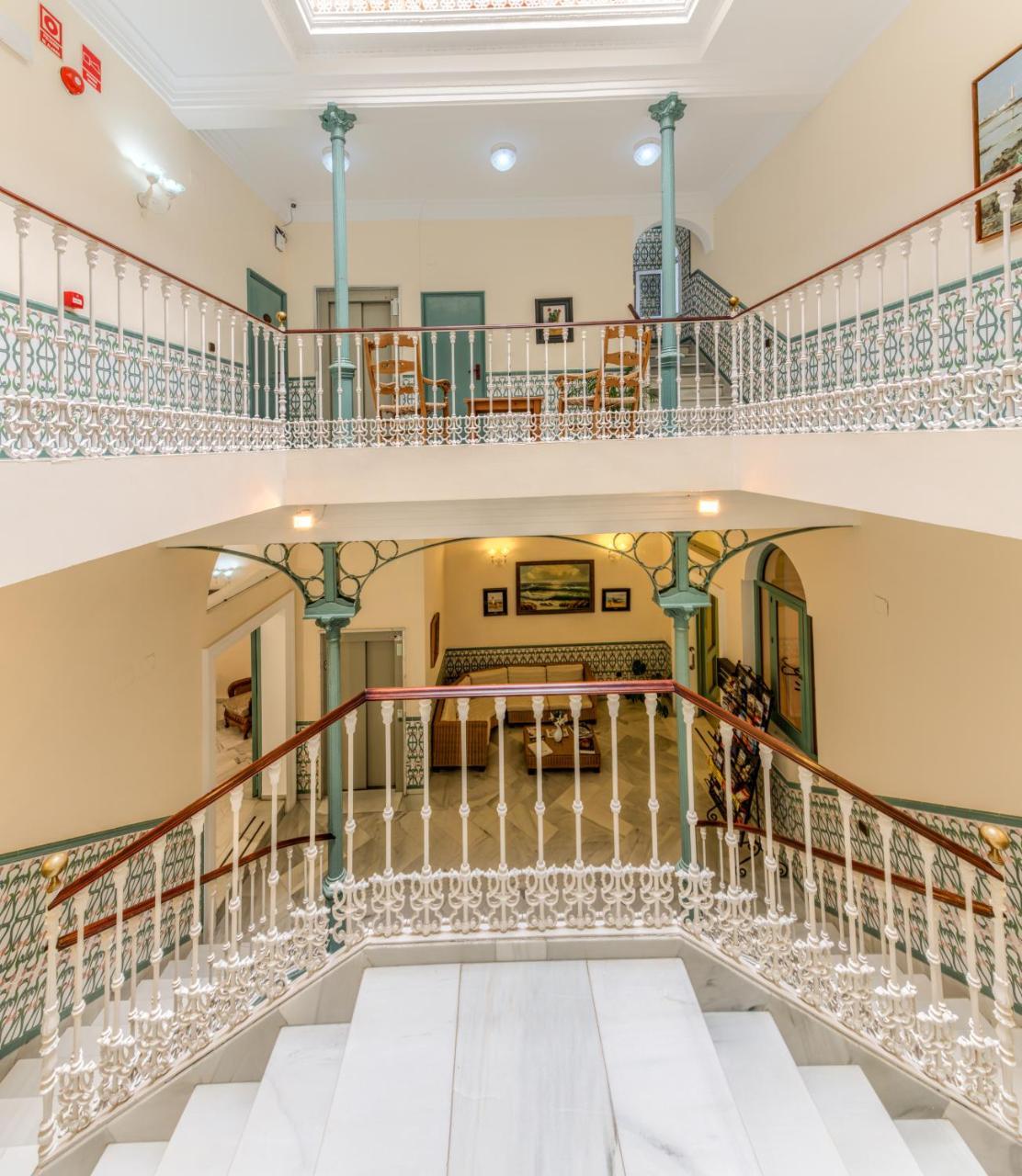Hotel La Espanola Чипиона Екстериор снимка